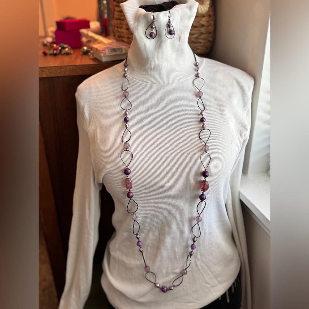 Premier Designs Purple and Gunmetal 36 long Necklace with matching earrings